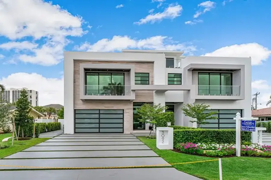 ویلا با بام تهرانی