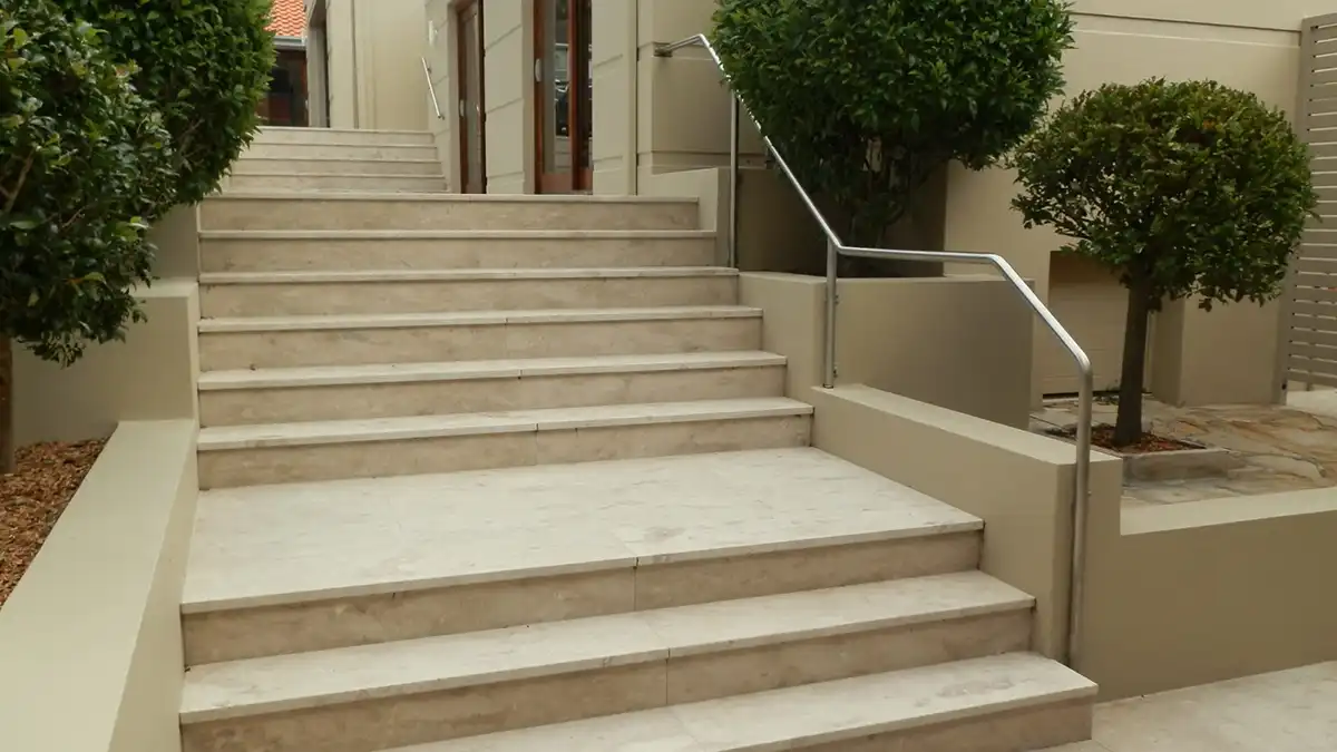 راهنمای طراحی، انتخاب و اجرای انواع پله مناسب برای ویلاها