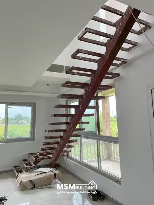 پله مدرن آهن و چوب