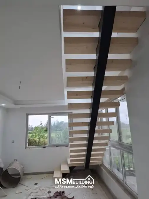 پله مدرن آهن و چوب